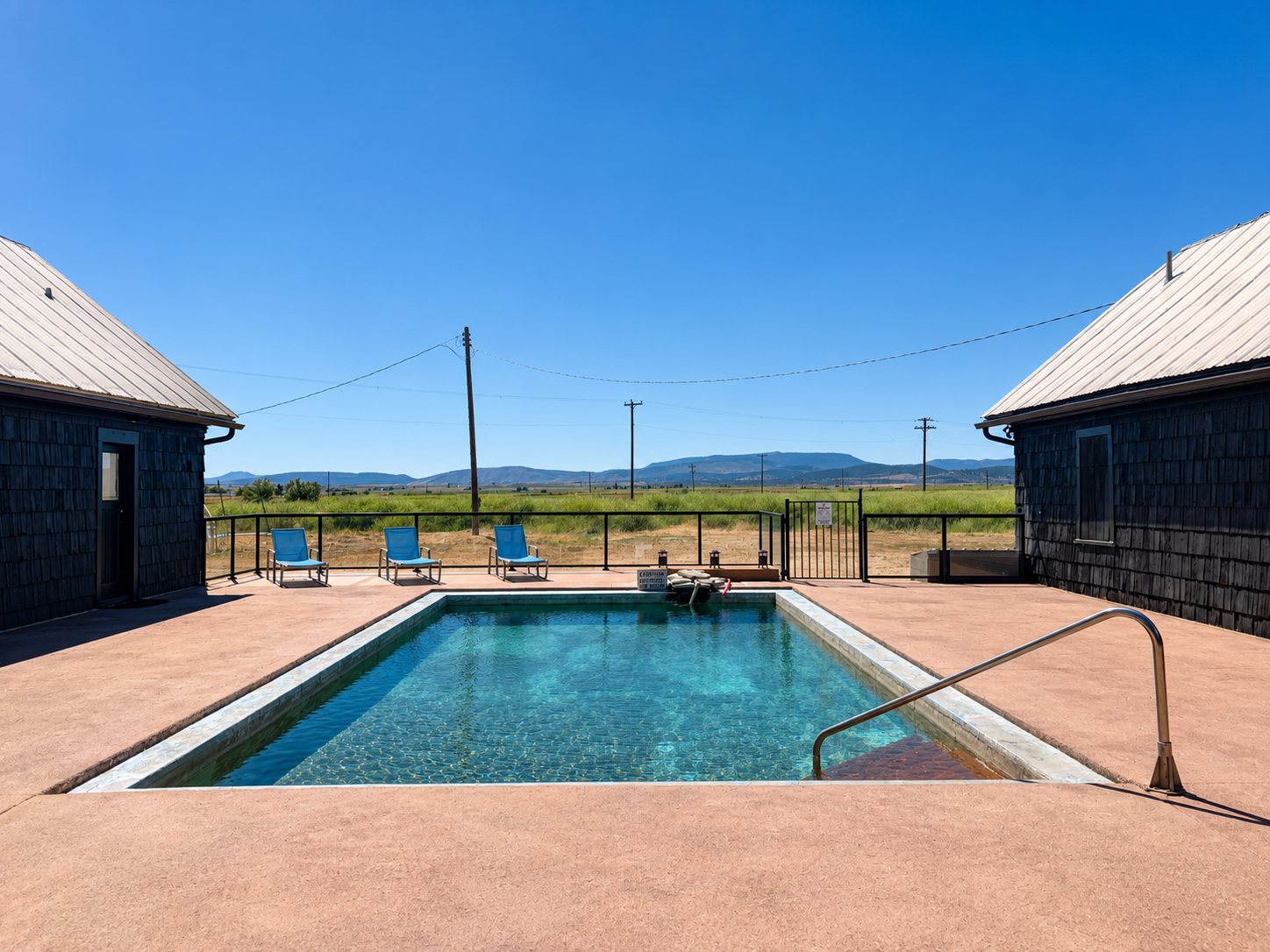 Hunters Hot Springs Resort mineral pool